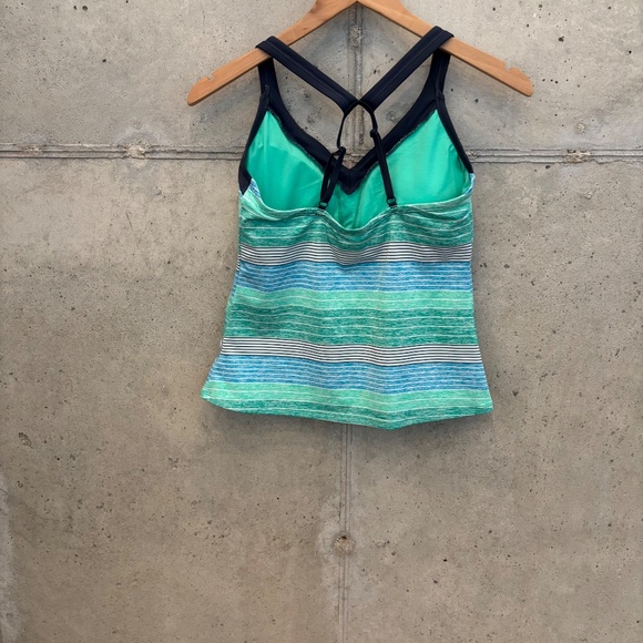 Nike Swim Tank Tops Bundle (2) Striped Sporty Racerback, size Medium - Picture 10 of 13